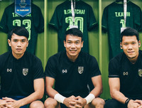 [ẢNH] Tự tin thái quá, HLV Indonesia chỉ biết ôm mặt khi thua đậm Thái Lan