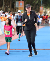 [ẢNH] Dàn Hoa hậu và người đẹp gây sốt ở giải Việt dã toàn quốc 2019