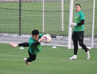 [ẢNH] Phan Văn Đức tươi rói cùng đồng đội hướng tới bán kết lượt về