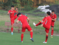 [ẢNH] Phan Văn Đức tươi rói cùng đồng đội hướng tới bán kết lượt về