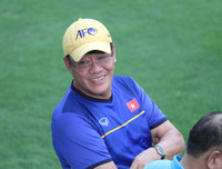 [ẢNH] Phan Văn Đức tươi rói cùng đồng đội hướng tới bán kết lượt về