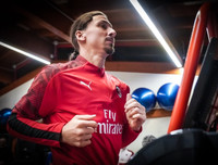 [ẢNH] Toàn cảnh màn trở lại gây sốt của Ibrahimovic với AC Milan