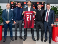 [ẢNH] Toàn cảnh màn trở lại gây sốt của Ibrahimovic với AC Milan