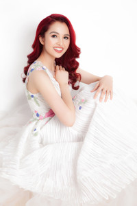 Hoa hậu Diệu Hoa cùng chồng hạnh phúc bên 3 con