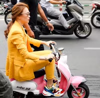 Mỹ Tâm cưỡi 