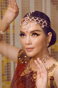 Lý Nhã Kỳ được mời tham gia thị trường phim ảnh Bollywood