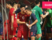 [ẢNH] 'Messi Việt' hội ngộ 'Messi Thái' sau trận hòa không bàn thắng