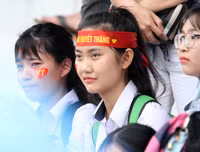 Sắc thái cảm xúc đáng yêu của nữ sinh Hà Nội khi xem penalty