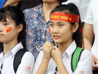 Sắc thái cảm xúc đáng yêu của nữ sinh Hà Nội khi xem penalty