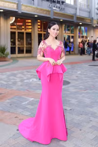 Hà Phương lộng lẫy sánh vai với dàn sao Hollywood