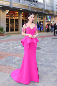 Hà Phương lộng lẫy sánh vai với dàn sao Hollywood