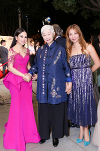 Hà Phương lộng lẫy sánh vai với dàn sao Hollywood