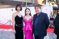 Hà Phương lộng lẫy sánh vai với dàn sao Hollywood