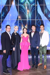 Hà Phương lộng lẫy sánh vai với dàn sao Hollywood