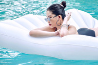 Bỏng mắt với vòng eo 58cm của Lê Âu Ngân Anh