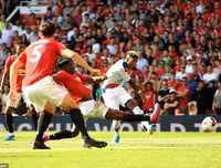 [ẢNH] Hàng thủ M.U trải qua ngày tệ hại thế nào trước Crystal Palace?