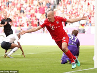 [ẢNH] 50 cầu thủ hay nhất thập kỷ (P2): Ai đủ tầm sánh ngang Ronaldo và Messi?