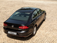 [ẢNH] Đoàn Văn Hậu được giao xe sang gì ở Hà Lan?