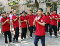 [ẢNH] Đội nắng luyện tập, chờ ngày tranh tài giải bóng đá học sinh Hà Nội 2018