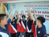 [ẢNH] Đội nắng luyện tập, chờ ngày tranh tài giải bóng đá học sinh Hà Nội 2018