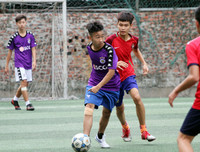 [ẢNH] Đội nắng luyện tập, chờ ngày tranh tài giải bóng đá học sinh Hà Nội 2018