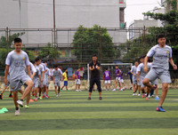 [ẢNH] Đội nắng luyện tập, chờ ngày tranh tài giải bóng đá học sinh Hà Nội 2018