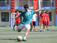 [ẢNH] Đội nắng luyện tập, chờ ngày tranh tài giải bóng đá học sinh Hà Nội 2018