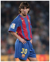 [ẢNH] Hài hước hình ảnh những sao lớn thuở còn 