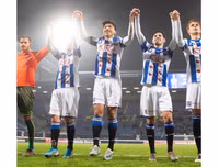 [ẢNH] Văn Hậu cười hết cỡ trong ngày được ra sân, cùng SC Heerenveen chiến thắng