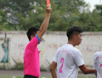 [ẢNH] Nhận 2 thẻ đỏ, THPT Vinschool đánh rơi chiến thắng