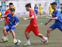 [ẢNH] So tài quyết liệt trong ngày khai mạc Giải bóng đá học sinh THPT Hà Nội 2019