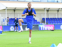 [ẢNH] Tân binh Hakim Ziyech hớn hở tập buổi đầu cùng Chelsea