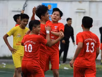 [ẢNH] Hồng Thái đá như những chiến binh, ĐKVĐ Trần Quốc Tuấn chứng tỏ bản lĩnh