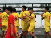 [ẢNH] Hồng Thái đá như những chiến binh, ĐKVĐ Trần Quốc Tuấn chứng tỏ bản lĩnh