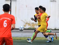 [ẢNH] Hồng Thái đá như những chiến binh, ĐKVĐ Trần Quốc Tuấn chứng tỏ bản lĩnh