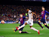 [ẢNH] Messi phá bỏ 