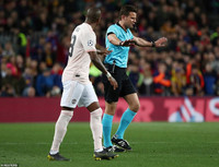 [ẢNH] Messi phá bỏ 