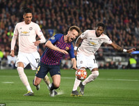 [ẢNH] Messi phá bỏ 