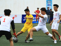 [ẢNH] Loạt trận sáng 5-11: H.N Amsterdam thắng kỷ lục, Á quân Nguyễn Thị Minh Khai thua sốc