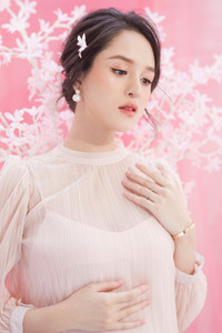 Á hậu Hoàng Anh: Sau 3 năm kết hôn, tự thấy mình bớt trẻ con hơn