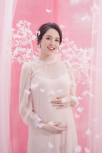 Á hậu Hoàng Anh: Sau 3 năm kết hôn, tự thấy mình bớt trẻ con hơn