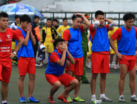 [ẢNH] THPT Dương Xá vượt qua THPT Nguyễn Tất Thành sau bữa tiệc bóng đá