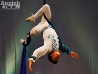 Hình ảnh hậu trường ít thấy của nghệ sỹ xiếc trước giờ sân khấu sáng đèn