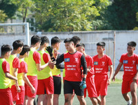 [ẢNH] Khoảnh khắc vỡ òa trên chấm luân lưu của ĐKVĐ Trương Định trước Hoài Đức A