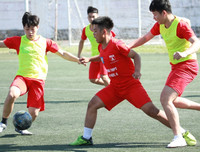 [ẢNH] Khoảnh khắc vỡ òa trên chấm luân lưu của ĐKVĐ Trương Định trước Hoài Đức A