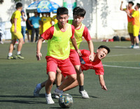 [ẢNH] Khoảnh khắc vỡ òa trên chấm luân lưu của ĐKVĐ Trương Định trước Hoài Đức A