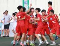 [ẢNH] 7 phút đau tim trận THPT Xuân Mai thắng sít sao THPT Marie Curie