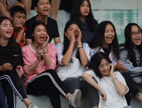 [ẢNH] Cổ động viên - tài sản vô giá của giải bóng đá học sinh THPT Hà Nội