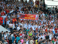 [ẢNH] Cổ động viên - tài sản vô giá của giải bóng đá học sinh THPT Hà Nội