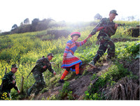 [ẢNH] Tuần tra biên giới, bảo vệ vững chắc phên giậu Tổ quốc